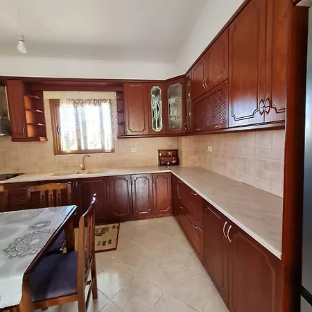 Ledio Apartament *